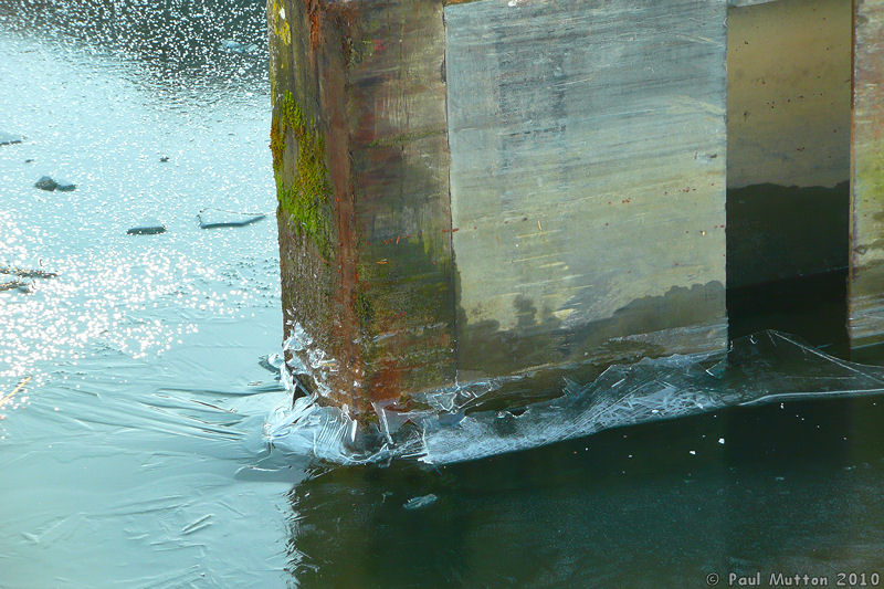 Photo P1030904 Frozen Lock Gates